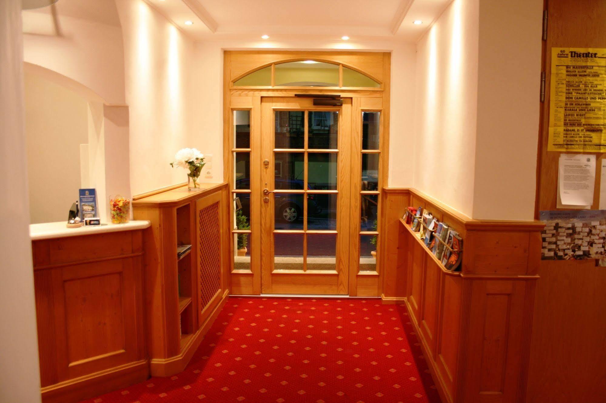 Hotel Garni Almenrausch Und Edelweiss Garmisch-Partenkirchen